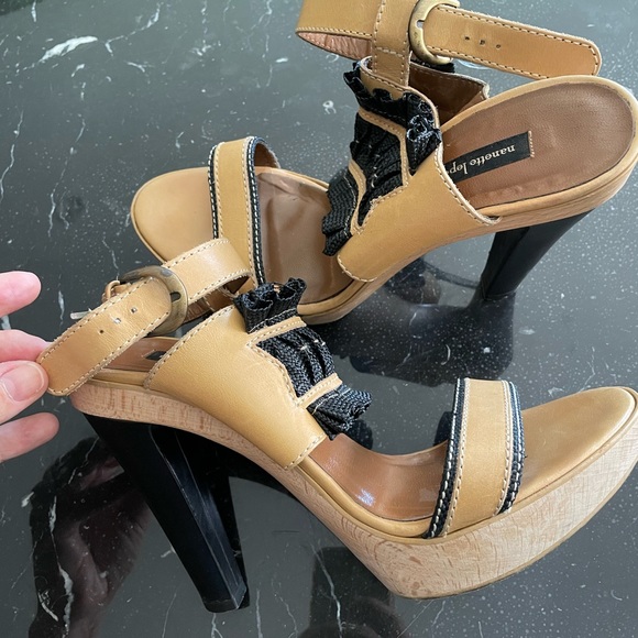 Excellent condition Nanette Lepore Strappy Wood & Leather Platform Heels - Picture 3 of 8